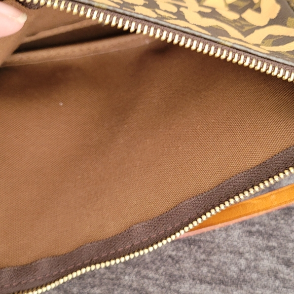 SOLD - Louis Vuitton x Stephen Sprouse Graffiti Pochette - Picture 3 of 7